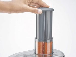 آبمیوه گیری بلک اند دکر مدل JE250