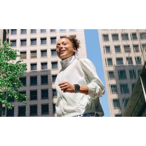 ساعت هوشمند سامسونگ مدل Galaxy Watch 7 40mm دارای قابلیت های کنترل موسیقی (Music Player)، قابلیت مکالمه از طریق بلوتوث، قابلیت تغییر طرح ساعت یا تم، صفحه همیشه روشن (Always-on Display)، پشتیبانی از دستیار صوتی بند پلاستیک