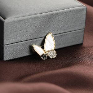 گل سینه زنانه مدل پروانه cute کد 00922