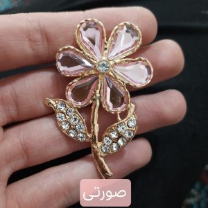 گل سینه زنانه مدل گل و برگ