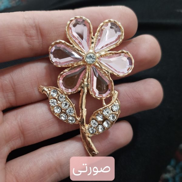 گل سینه زنانه مدل گل و برگ