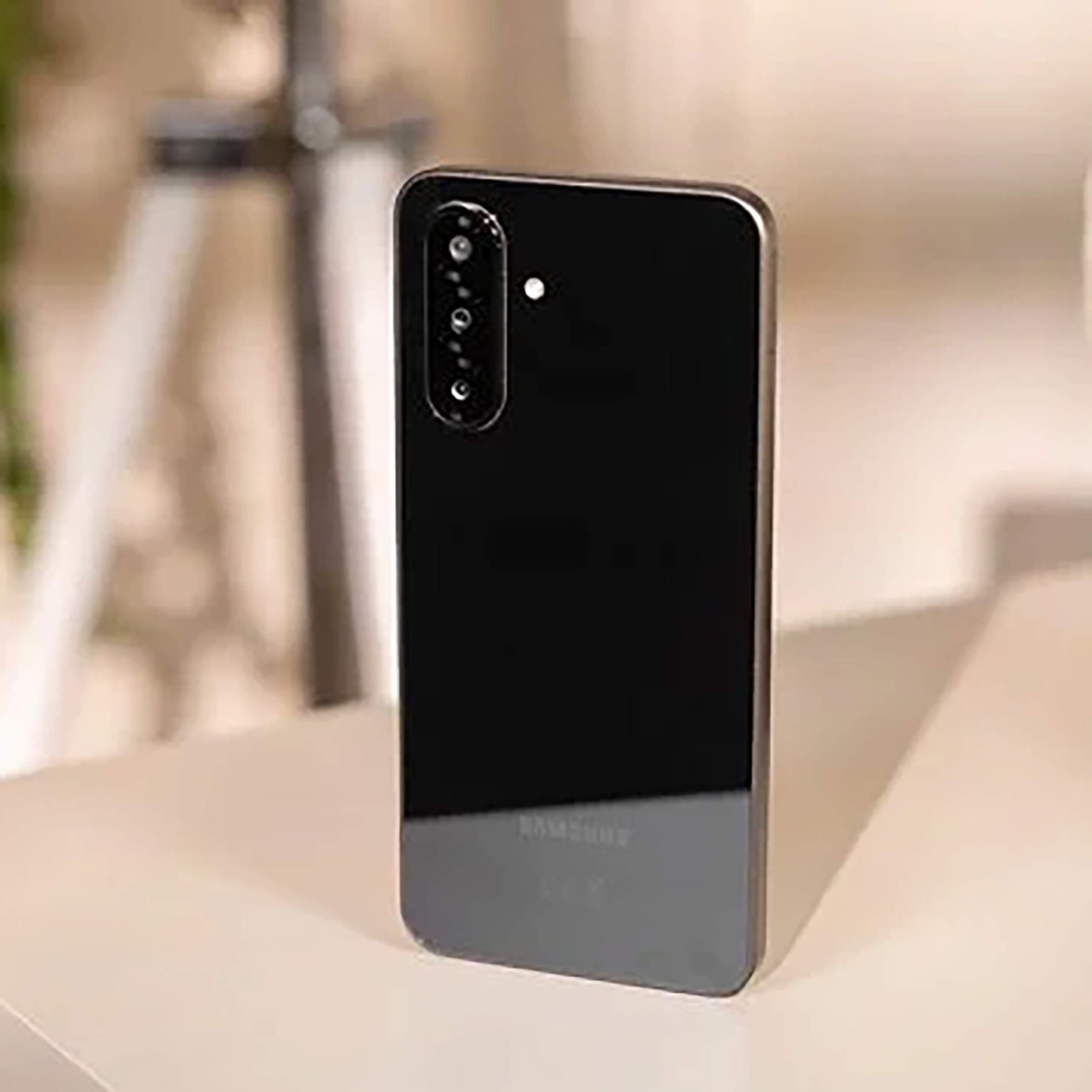 گوشی موبایل سامسونگ مدل Galaxy A26 دو سیم کارت ظرفیت 128 گیگابایت و رم 6 گیگابایت - ویتنام 2 گوشی موبایل سامسونگ مدل Galaxy A26 دو سیم کارت ظرفیت 128 گیگابایت و رم 6 گیگابایت - ویتنام